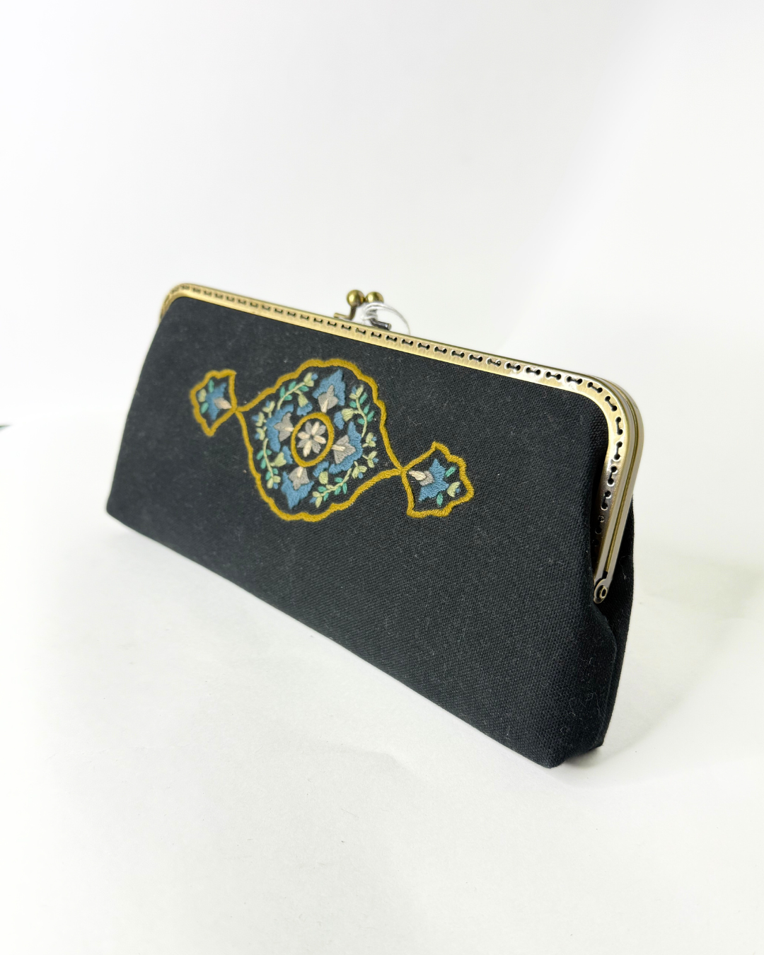 Rajaneh Clutch 1